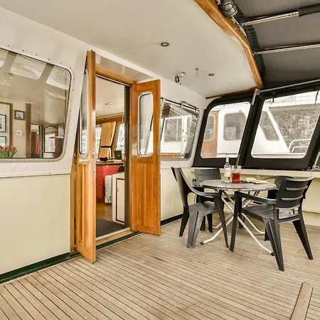 Authentic Houseboat Amalia ספינת מלון *