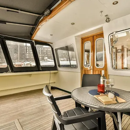 ספינת מלון Authentic Houseboat Amalia אמסטרדם