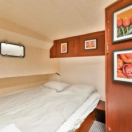 Authentic Houseboat Amalia Botel *