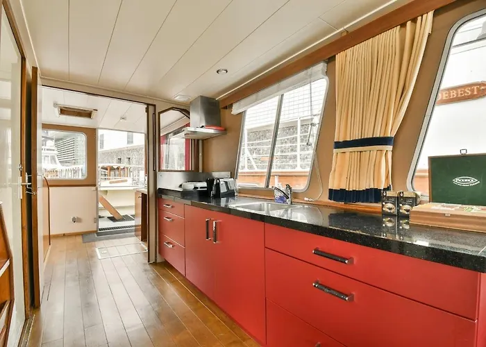 Authentic Houseboat Amalia Botel *