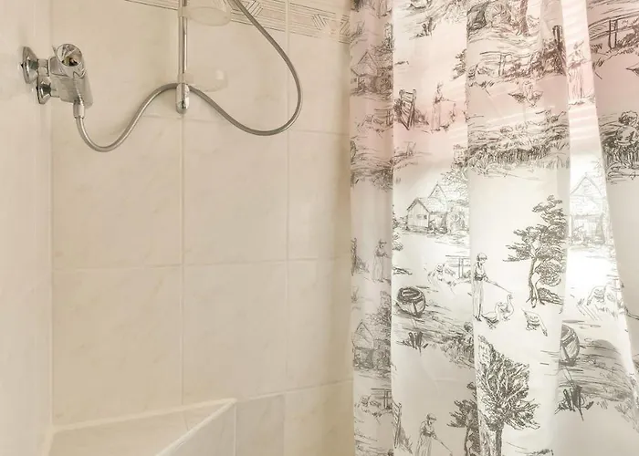 Authentic Houseboat Amalia