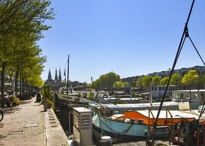 Authentic Houseboat Amalia *