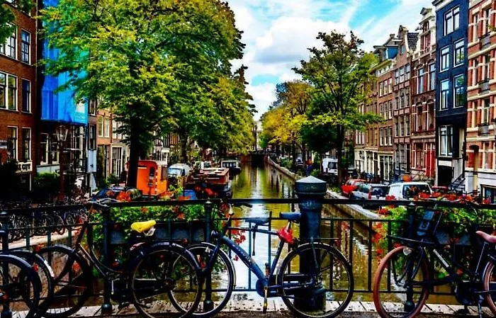 Authentic Houseboat Amalia *